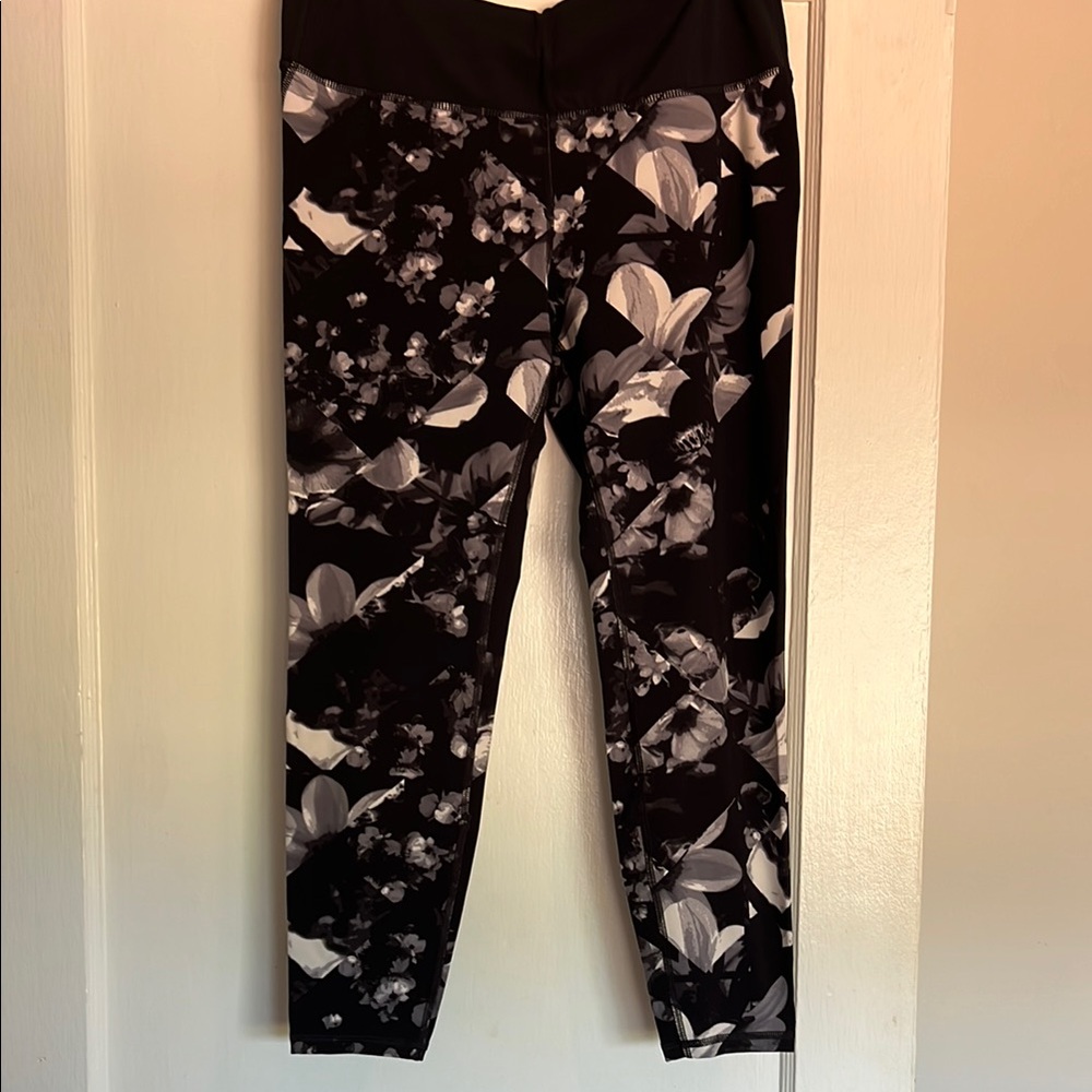 H&M Black and White Leggings like new